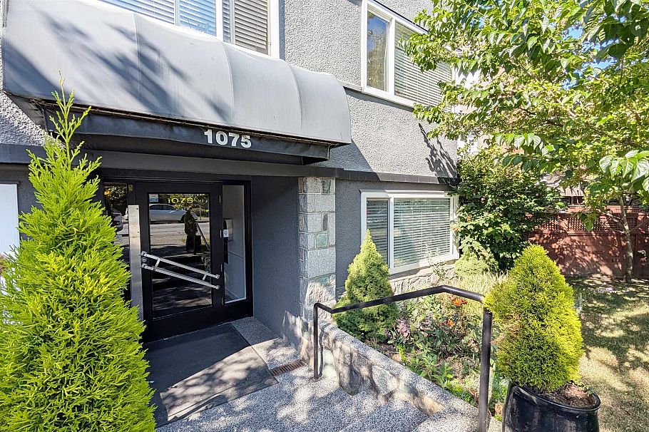 101 1075 W 13th Avenue Vancouver, BC - 1