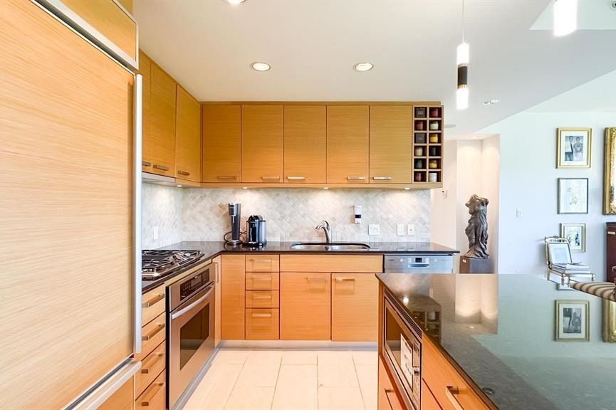 401 1925 Alberni Street Vancouver, BC - 15