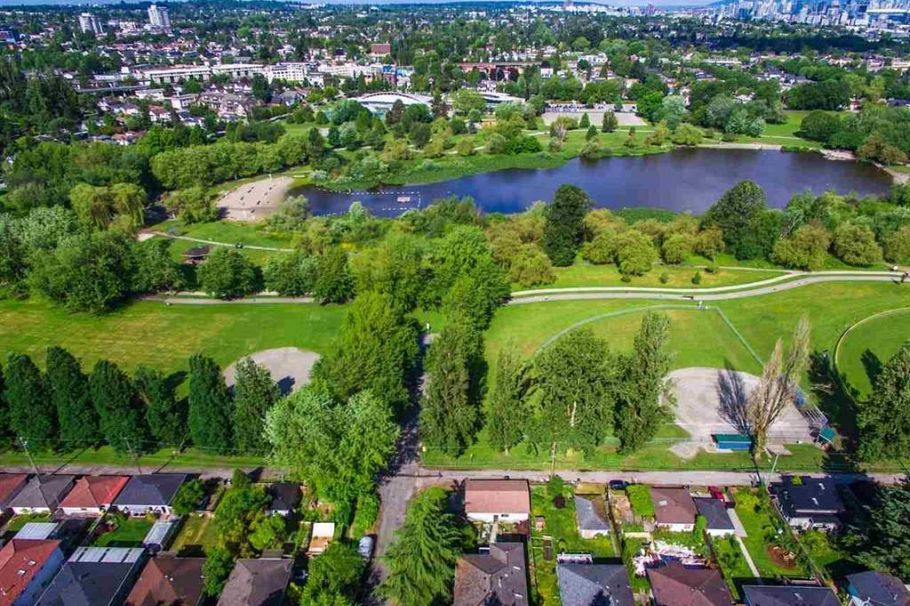 3290 Garden Drive Vancouver, BC - 1