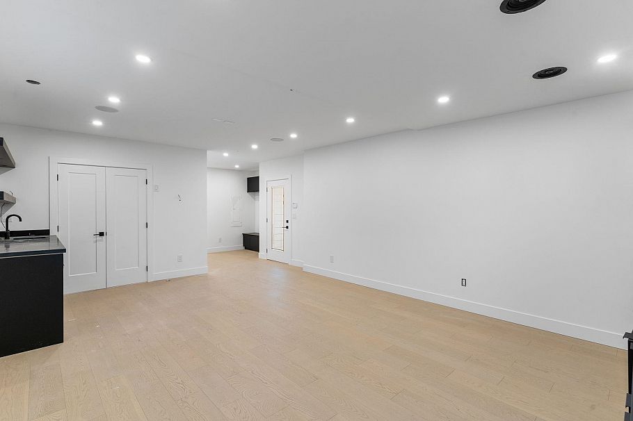 340 E Keith Road North Vancouver, BC - 23