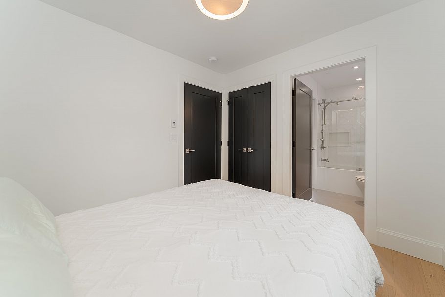 3783 W 27th Avenue Vancouver, BC - 30