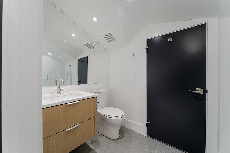 3783 W 27th Avenue Vancouver, BC - 35