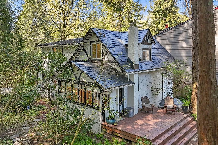 2052 Capilano Road North Vancouver, BC - 1