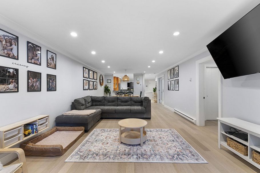 102 1500 Ostler Court North Vancouver, BC - 4