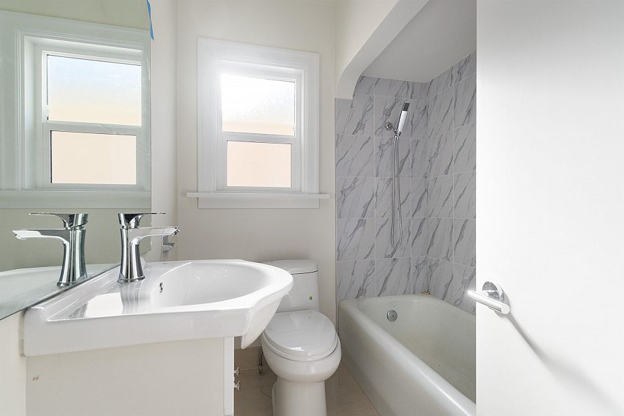 3727 W 20TH AVENUE Vancouver, BC - 12