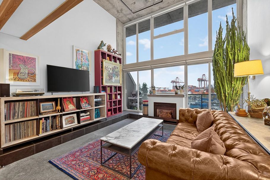 403 289 Alexander Street Vancouver, BC - 1