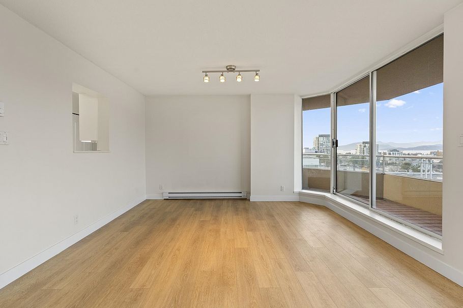 401 1235 W Broadway Vancouver, BC - 9