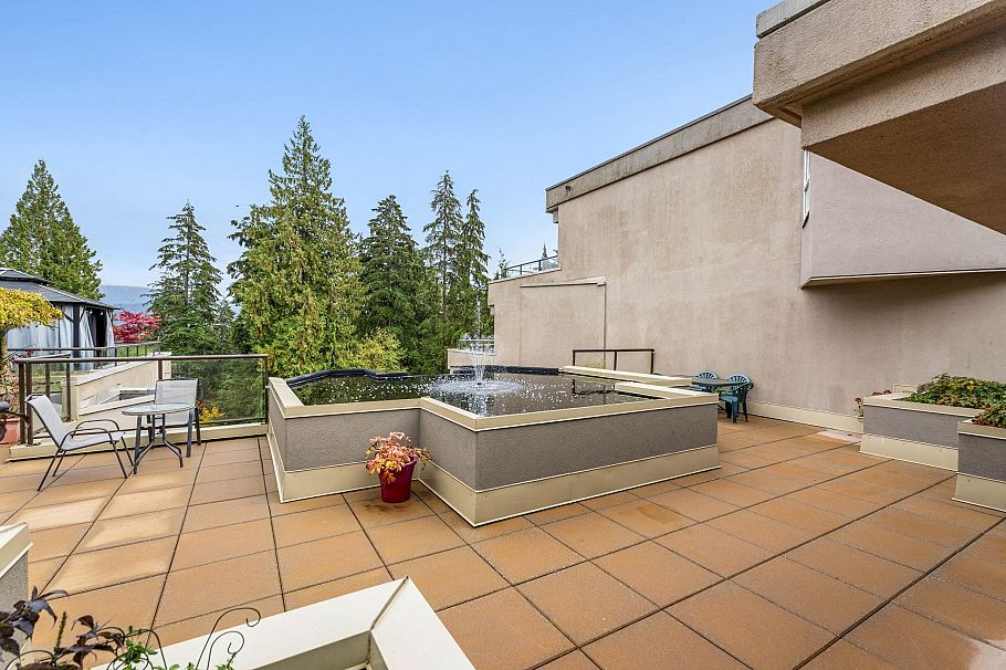 102 1500 Ostler Court North Vancouver, BC - 32