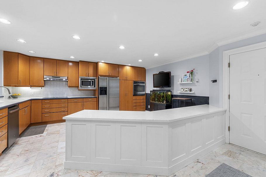 102 1500 Ostler Court North Vancouver, BC - 9