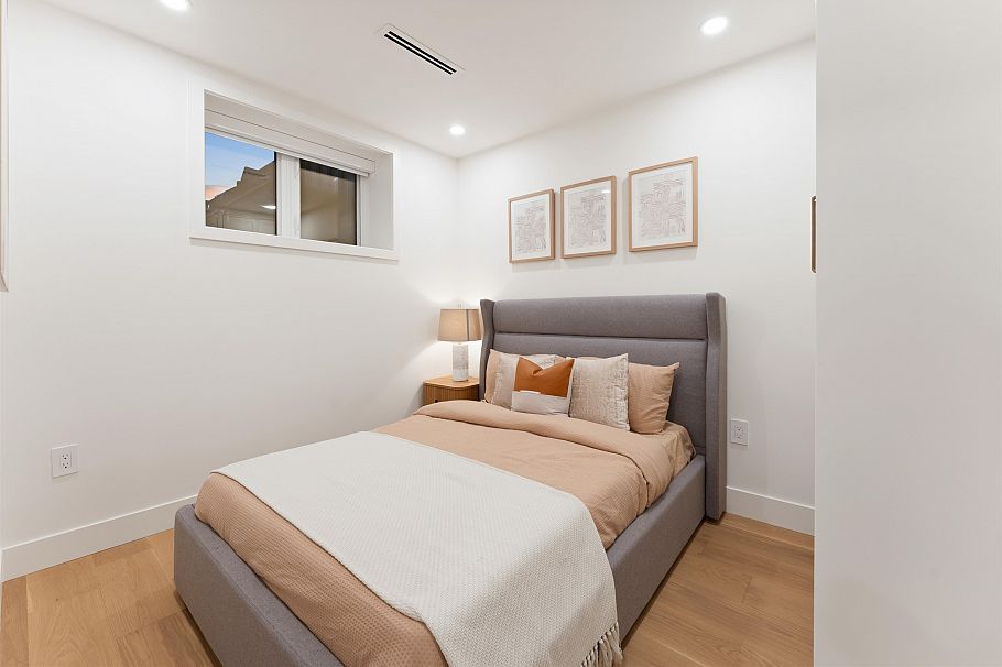 1 1765 Graveley Street Vancouver, BC - 32