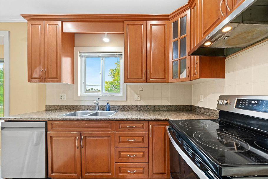 3806 Pine Street Burnaby, BC - 10