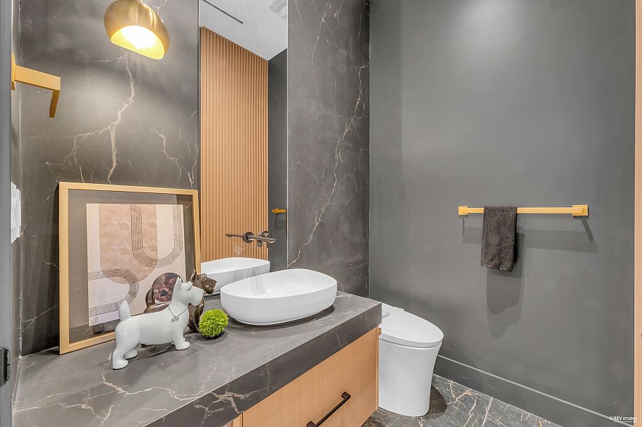 1 4150 14th W Avenue Vancouver, BC - 12