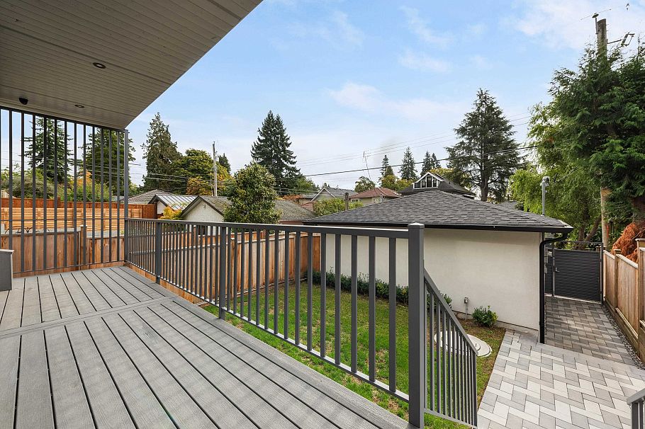 2 3232 W 38th Avenue Vancouver, BC - 27