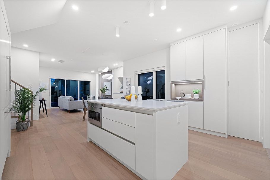 1 1632 E 21st Avenue Vancouver, BC - 8