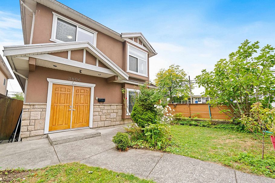 3806 Pine Street Burnaby, BC - 2