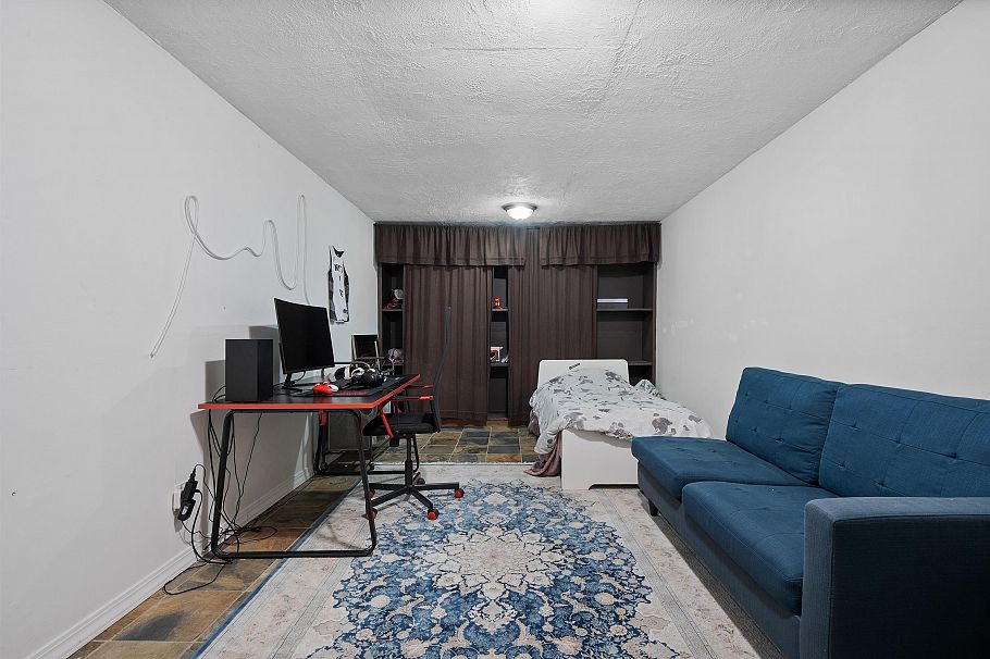 5625 Eagle Court North Vancouver, BC - 21