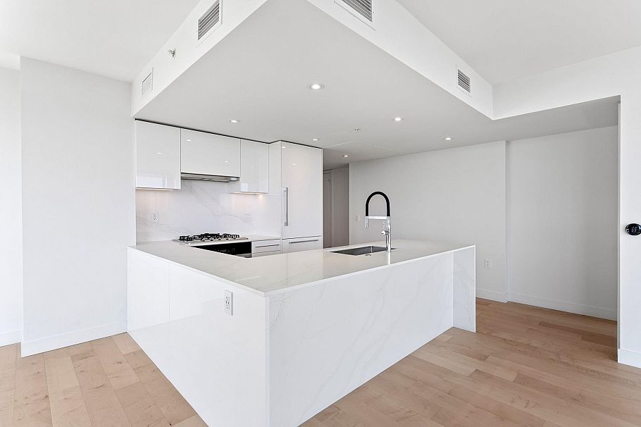 703 135 E 13th Street North Vancouver, BC - 17