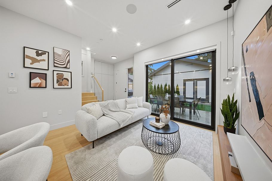 2 2635 W 12th Avenue Vancouver, BC - 3