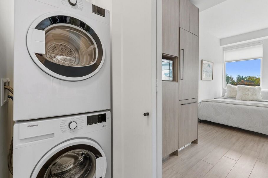 208 2408 Grant Street Vancouver, BC - 17