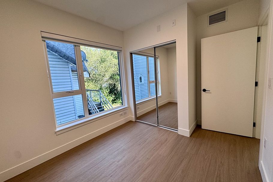 203 2235 E Broadway Vancouver, BC - 6