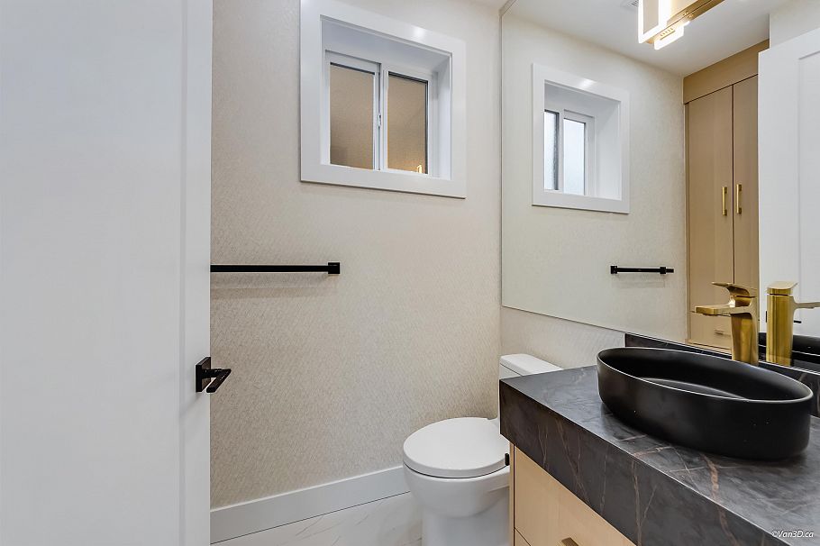 1 150 E 51 Avenue Vancouver, BC - 12