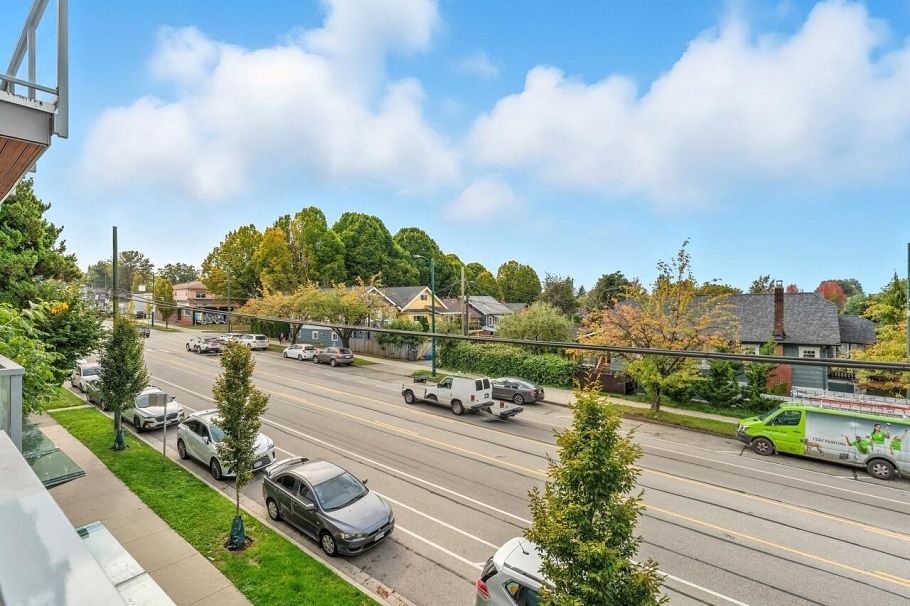 208 2408 Grant Street Vancouver, BC - 18