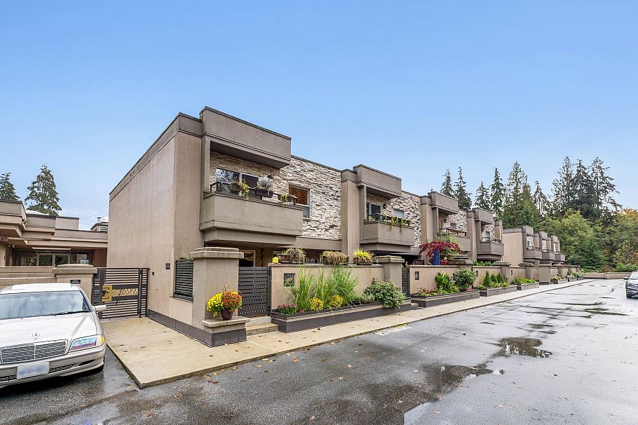 102 1500 Ostler Court North Vancouver, BC - 31