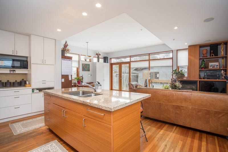 4436 W 12th Avenue Vancouver, BC - 6