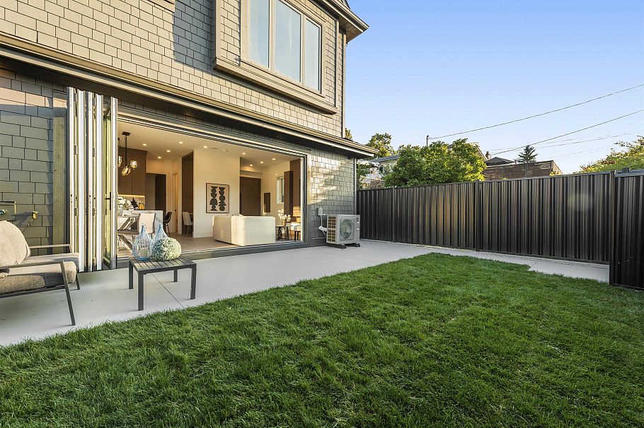 2 847 E 10th Avenue Vancouver, BC - 30