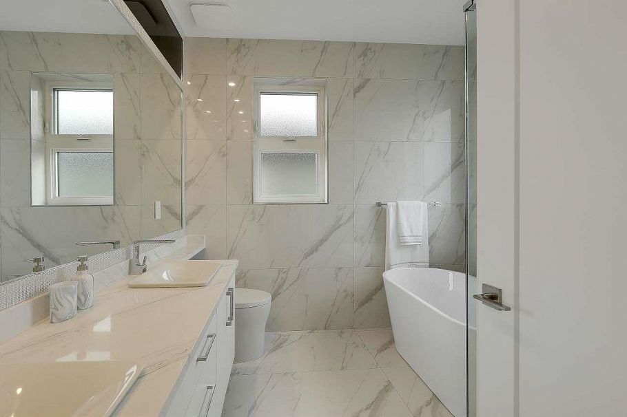 3073 E 3rd Avenue Vancouver, BC - 21