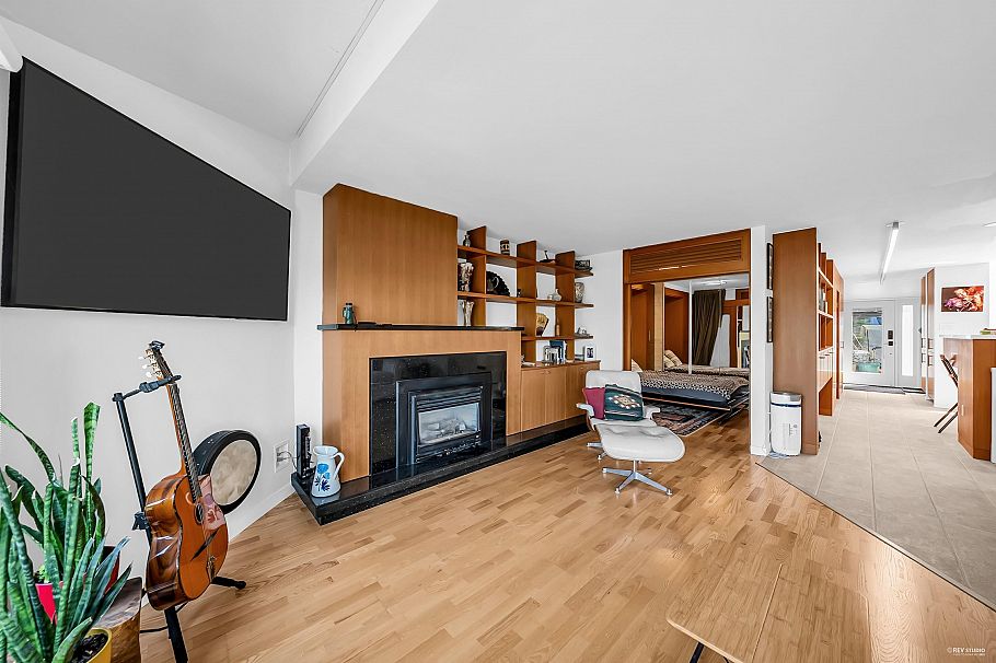 1106 Ironwork Passage Vancouver, BC - 11