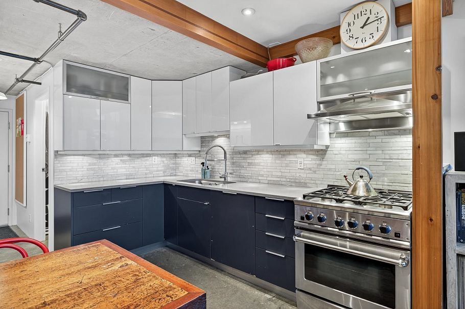 403 289 Alexander Street Vancouver, BC - 6