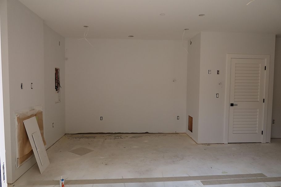 A 2735 W 8th Avenue Vancouver, BC - 3