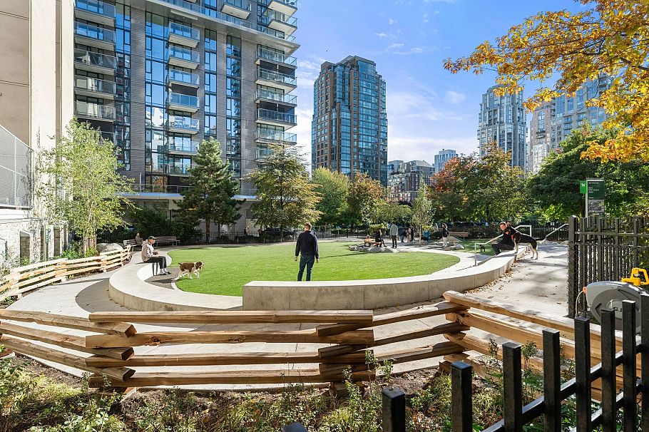 305 1082 Seymour Street Vancouver, BC - 31