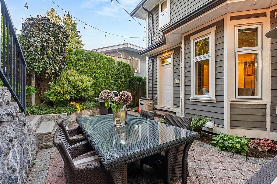 452 Tempe Crescent North Vancouver, BC - 21