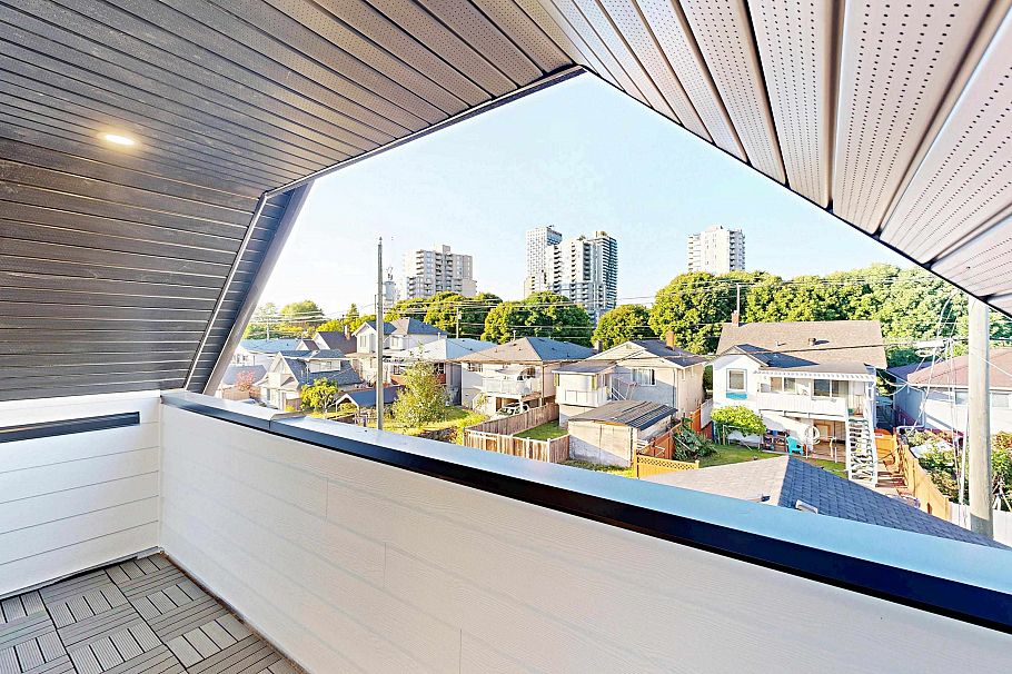 2 3425 Archimedes Street Vancouver, BC - 38