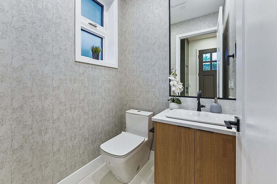 1 1322 E 13th Avenue Vancouver, BC - 7