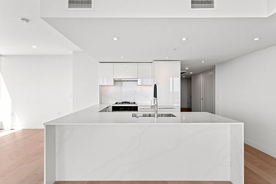 703 135 E 13th Street North Vancouver, BC - 18