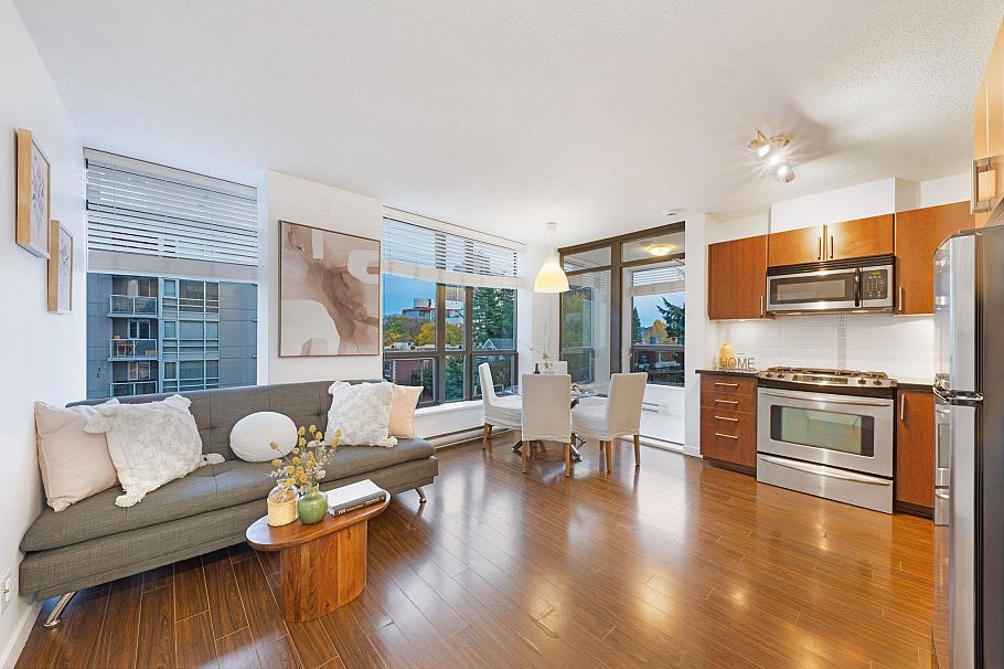 701 1068 W Broadway Vancouver, BC - 1