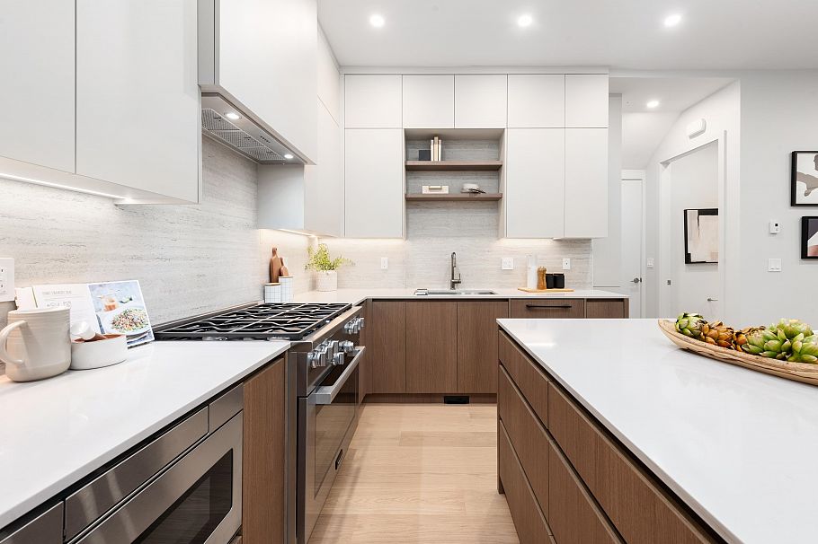 2 2635 W 12th Avenue Vancouver, BC - 12