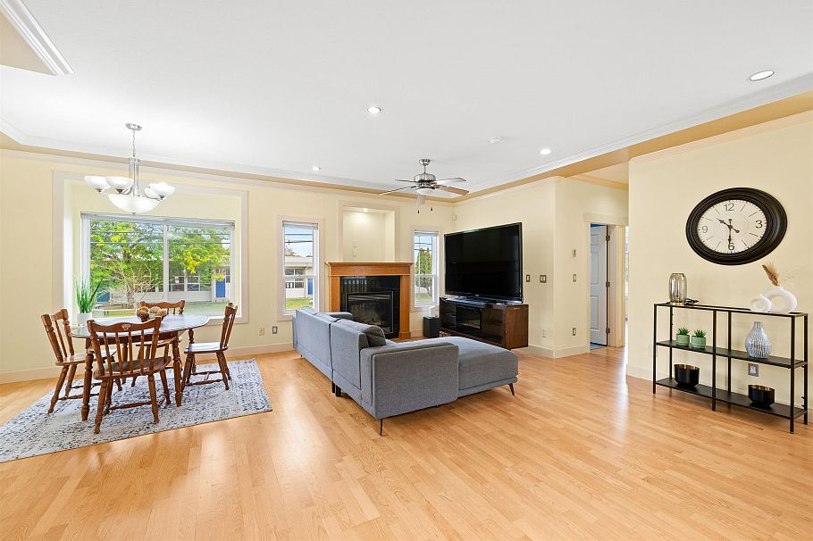 3806 Pine Street Burnaby, BC - 4