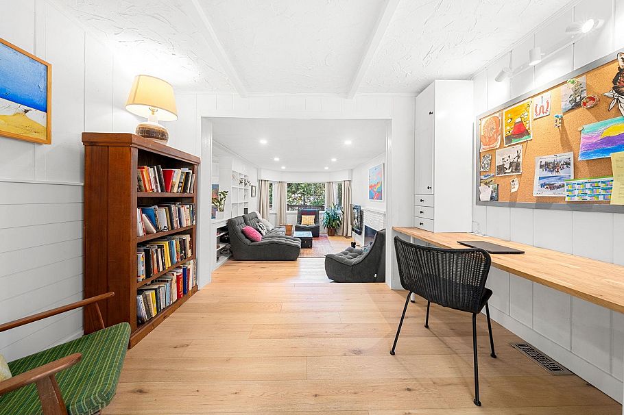 2052 Capilano Road North Vancouver, BC - 12