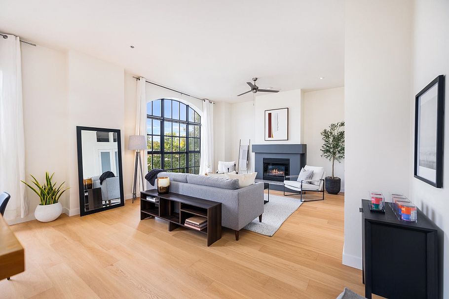 202 4590 Earles Street Vancouver, BC - 6