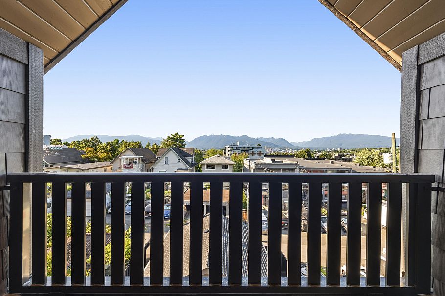 2 847 E 10th Avenue Vancouver, BC - 26