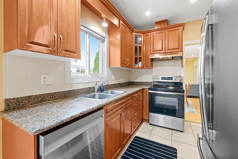 3806 Pine Street Burnaby, BC - 9