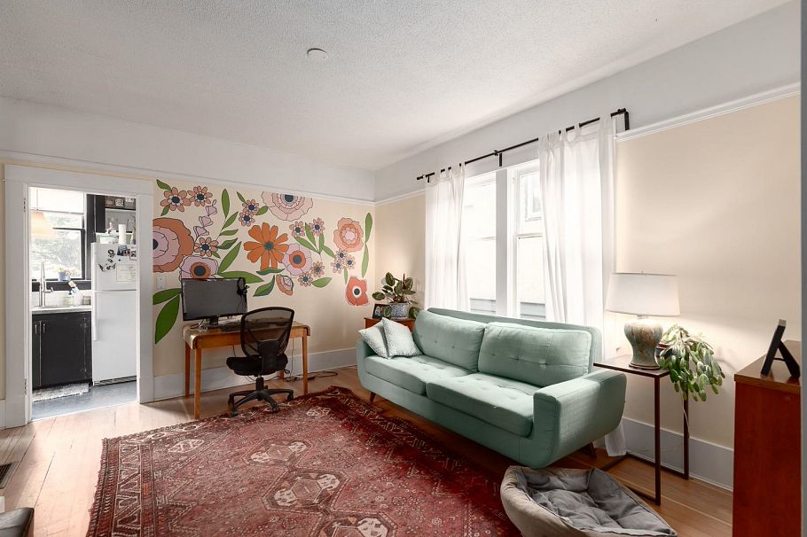 928 E 17th Avenue Vancouver, BC - 5