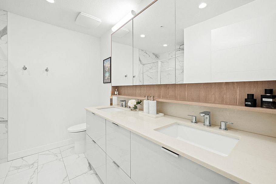 TH8 108 E 8th Street North Vancouver, BC - 19