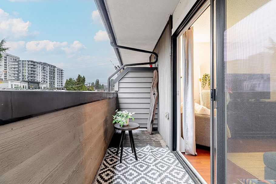 319 206 E 15th Street North Vancouver, BC - 18