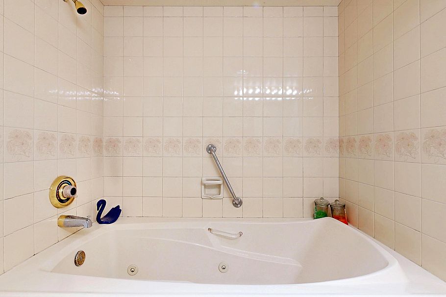 1005 995 Roche Point Drive North Vancouver, BC - 21