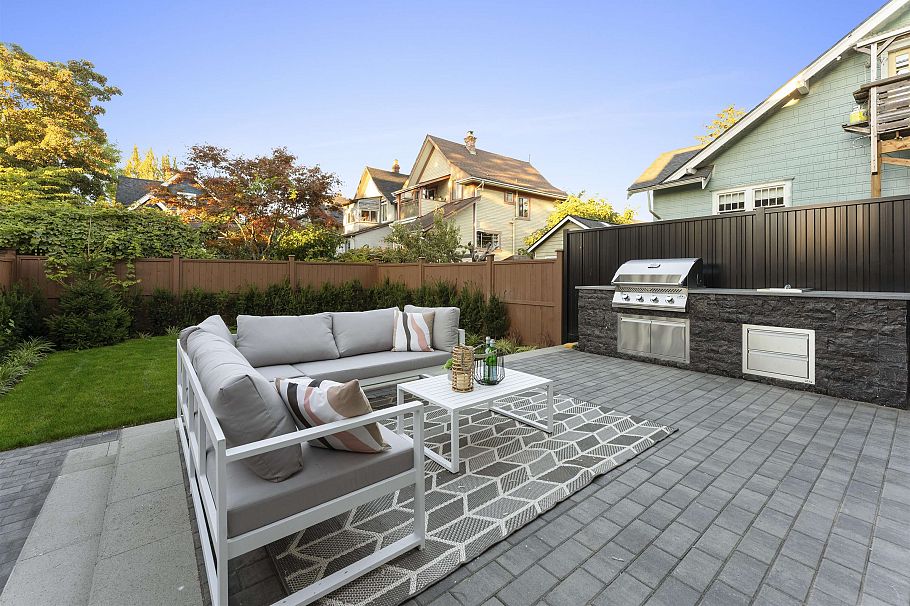 1 1765 Graveley Street Vancouver, BC - 9